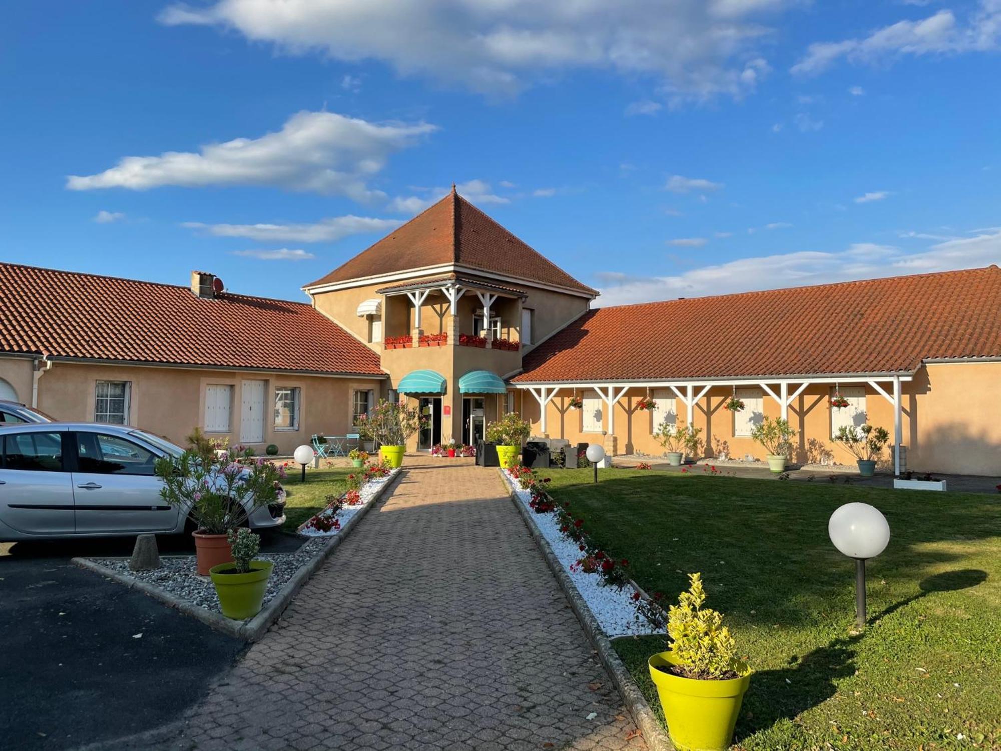 Hotel Saint Odilon クリュニー エクステリア 写真